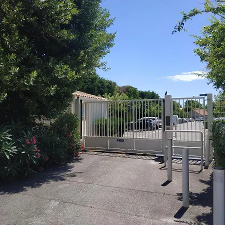 Rez De Jardin Avec Entre La Et Montpellier 10mn Lattes