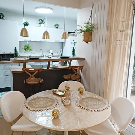Apartment Rez De Jardin Avec Entre La Et Montpellier 10mn *