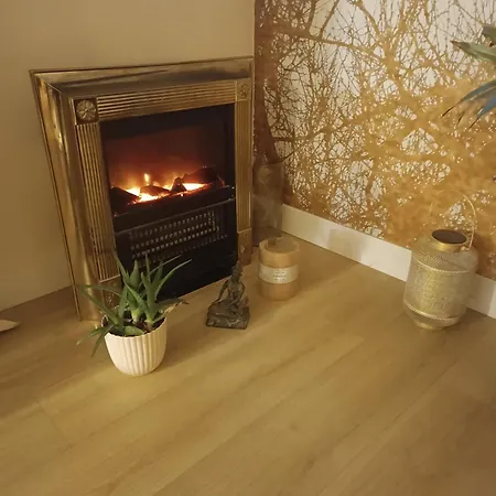 Lejlighed Rez De Jardin Avec Jaccuzzi Entre La Et Montpellier 10mn *