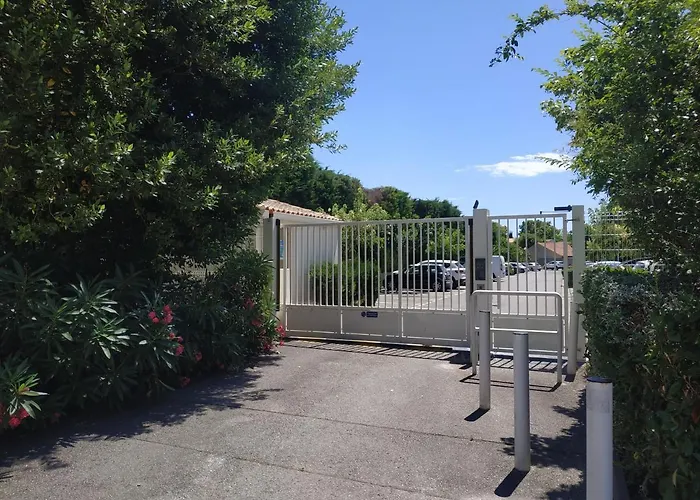 Rez De Jardin Avec Entre La Et Montpellier 10mn ラット