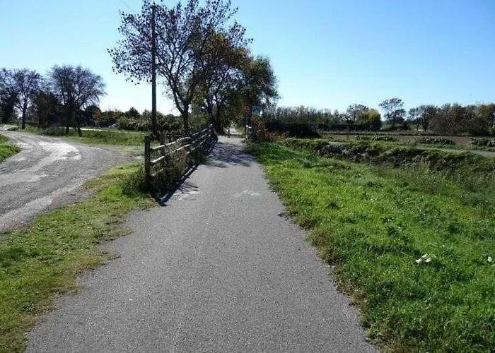 Rez De Jardin Avec Entre La Et Montpellier 10mn アパート ラット